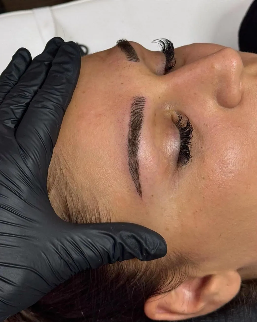 Beauty Trends, Less Brows, More Realness
